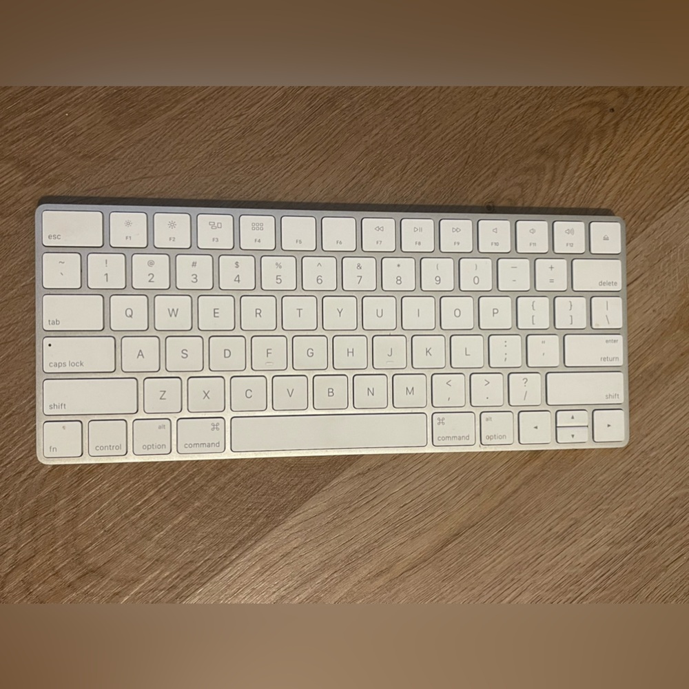 Apple Magic Wireless Keyboard